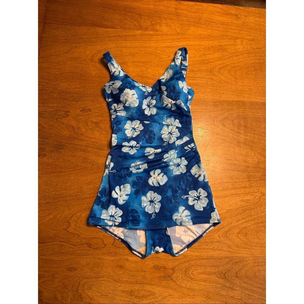 Roxanne Women's Floral UPF 50+ Bra Sized One Piece Swimsuit Blue White Small